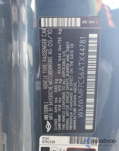 2010 Mini Cooper S из США, поврежденный, VIN WMWMF7C56ATX44781